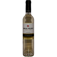 Bottle of Gran Feudo Moscatel Dulce desert wine